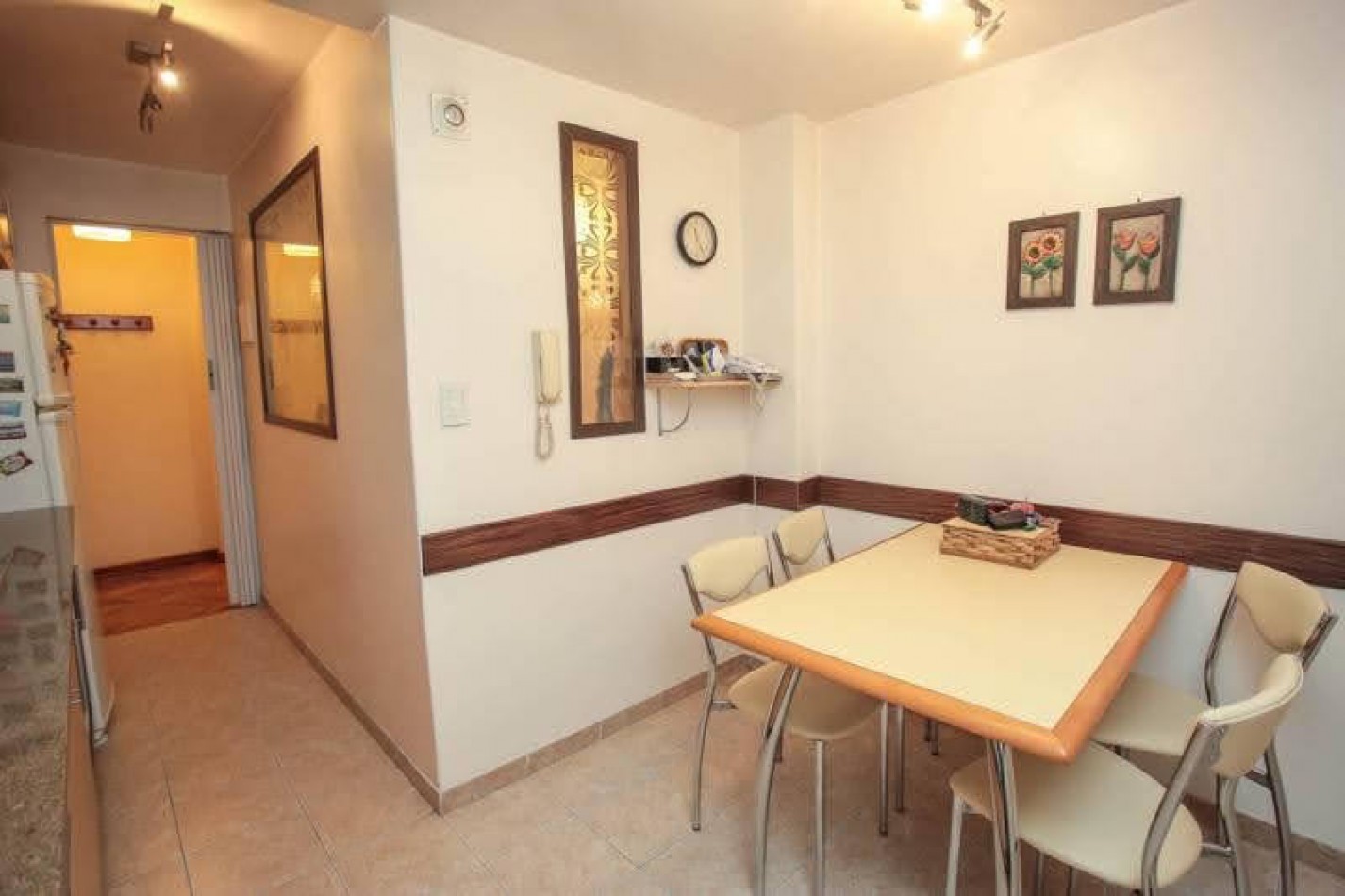 3 Amb con Dependencia y Cochera Al Frente en Villa Devoto! Impecable! Luminoso! Apto Profesional.