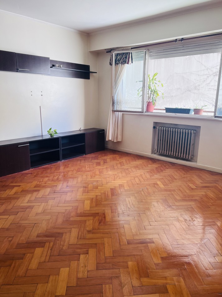 ¡SEMIPISO DE 3 AMPLIOS AMBIENTES EN EXCELENTE UBICACION!