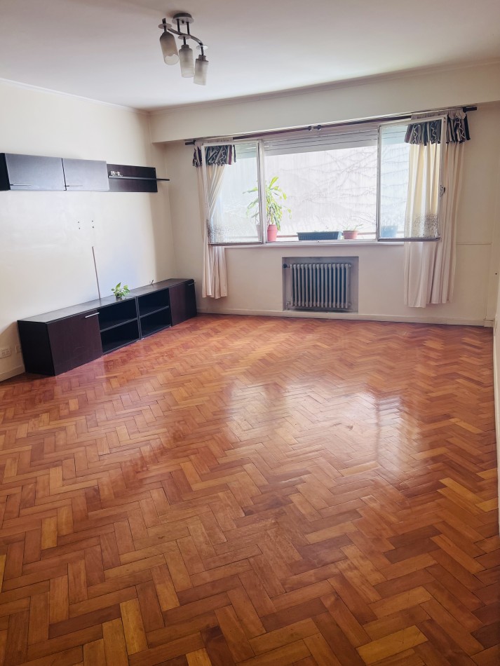 ¡SEMIPISO DE 3 AMPLIOS AMBIENTES EN EXCELENTE UBICACION!