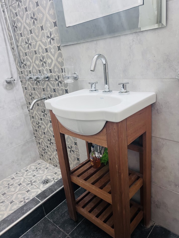 ¡SEMIPISO DE 3 AMPLIOS AMBIENTES EN EXCELENTE UBICACION!