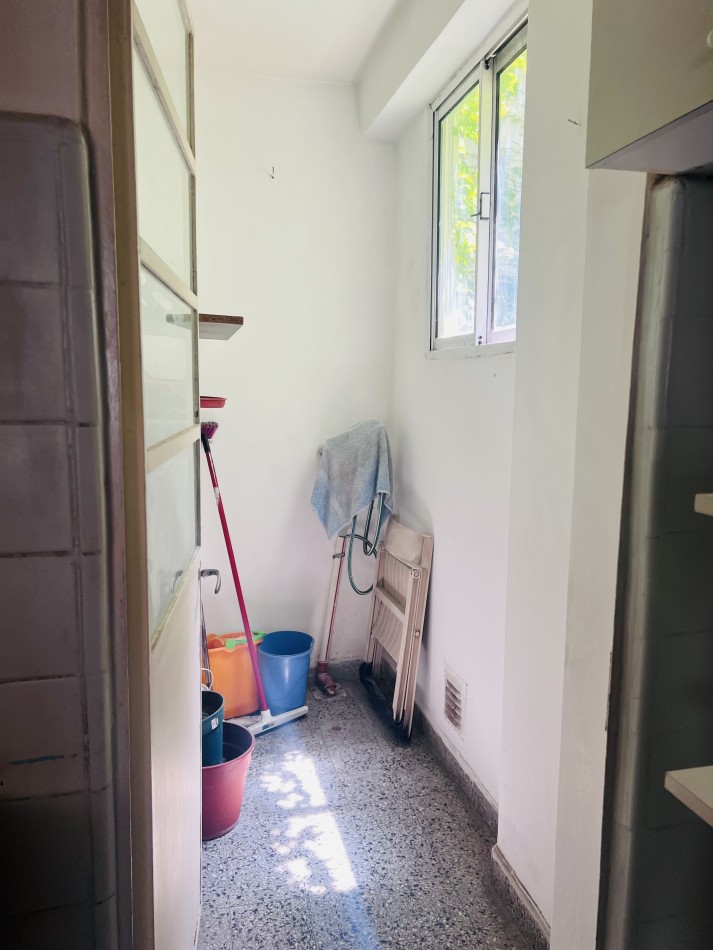 ¡SEMIPISO DE 3 AMPLIOS AMBIENTES EN EXCELENTE UBICACION!