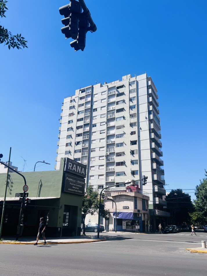 ¡¡Hermoso 2 ambientes en venta en Villa Urquiza con excelente vista y luminosidad!! ¡Reciclado!