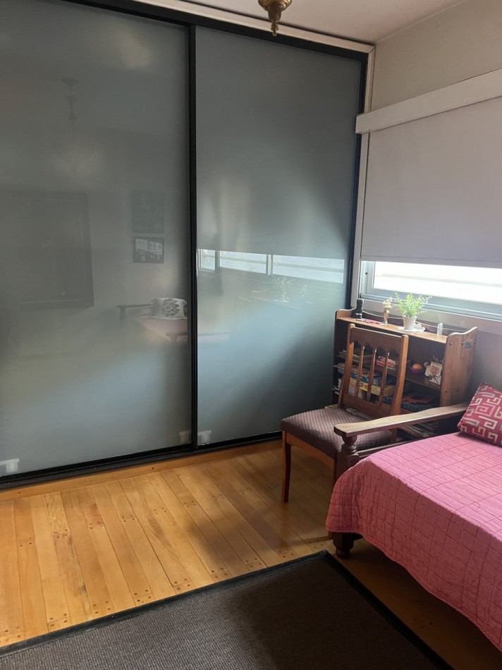 ¡EXCELENTE PISO CON BALCON ATERRAZADO CON PARRILLA! COCHERA Y BAULERA. PISCINA.