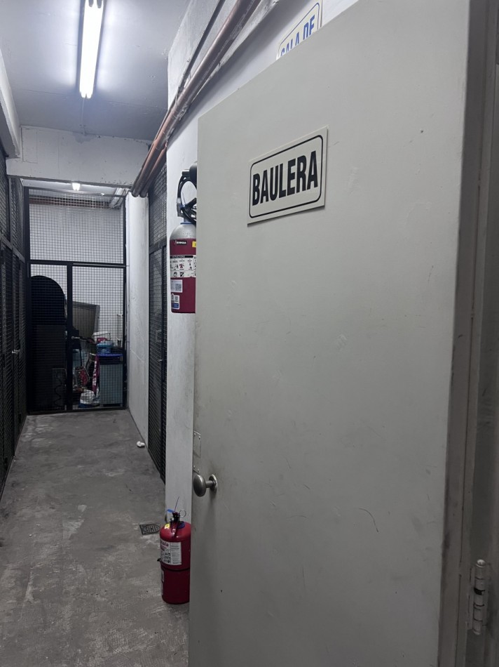 ¡EXCELENTE PISO CON BALCON ATERRAZADO CON PARRILLA! COCHERA Y BAULERA. PISCINA.