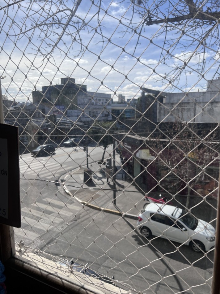 Departamento de 3/4 ambientes al frente en excelente ubicacion!