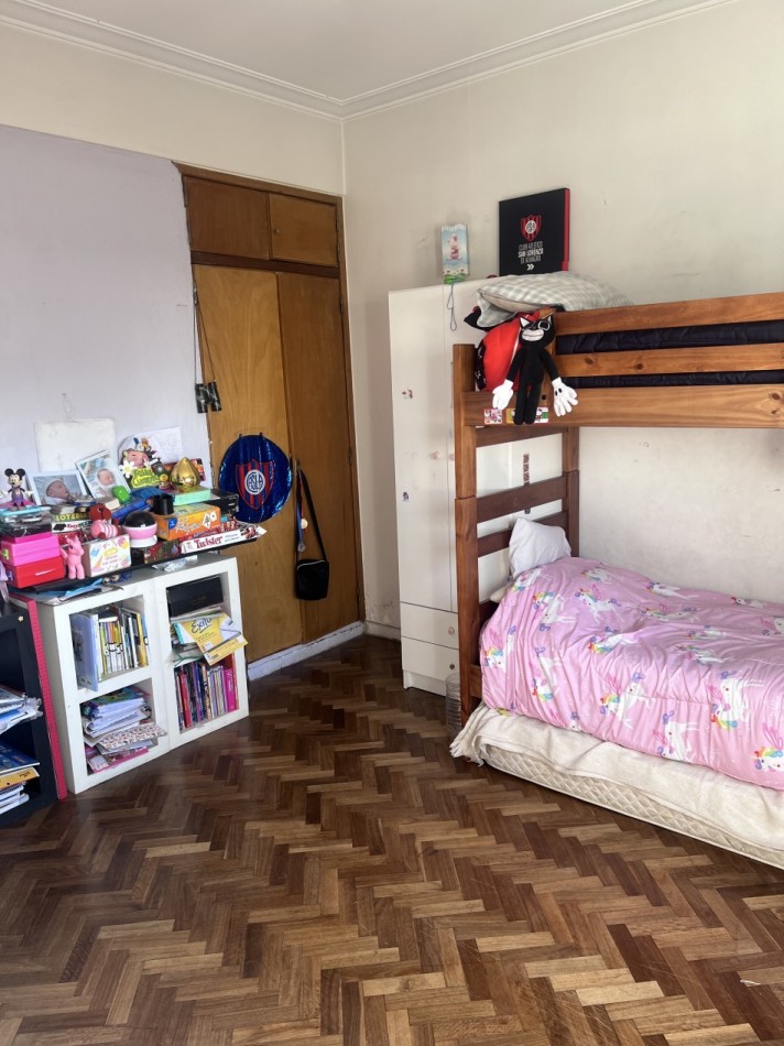 Departamento de 3/4 ambientes al frente en excelente ubicacion!