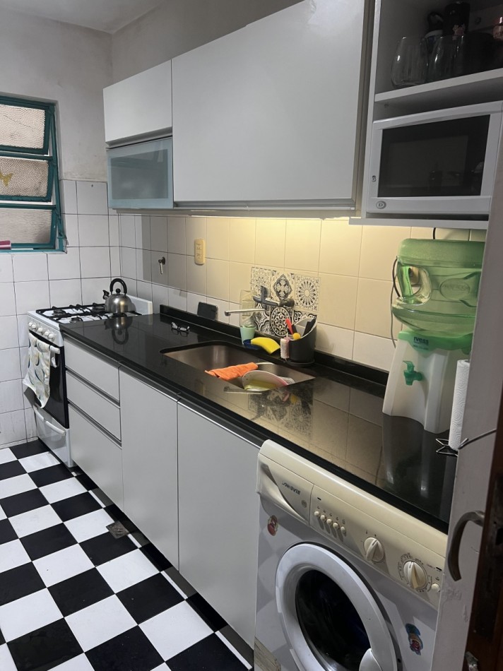 Departamento de 3/4 ambientes al frente en excelente ubicacion!