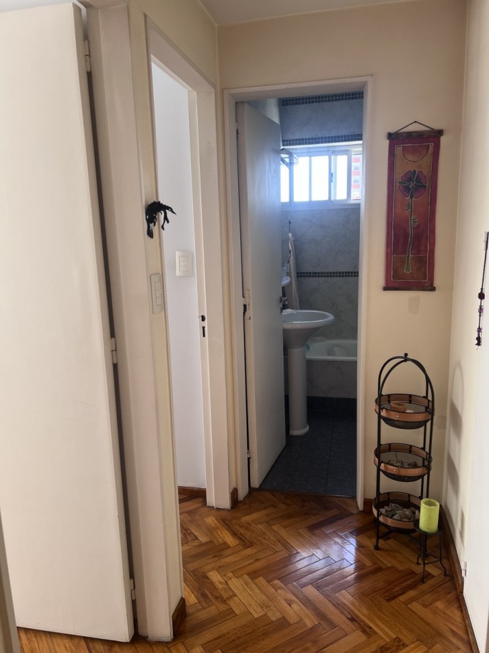 3 Amb con Dependencia y Cochera Al Frente en Villa Devoto! Impecable! Luminoso! Apto Profesional.