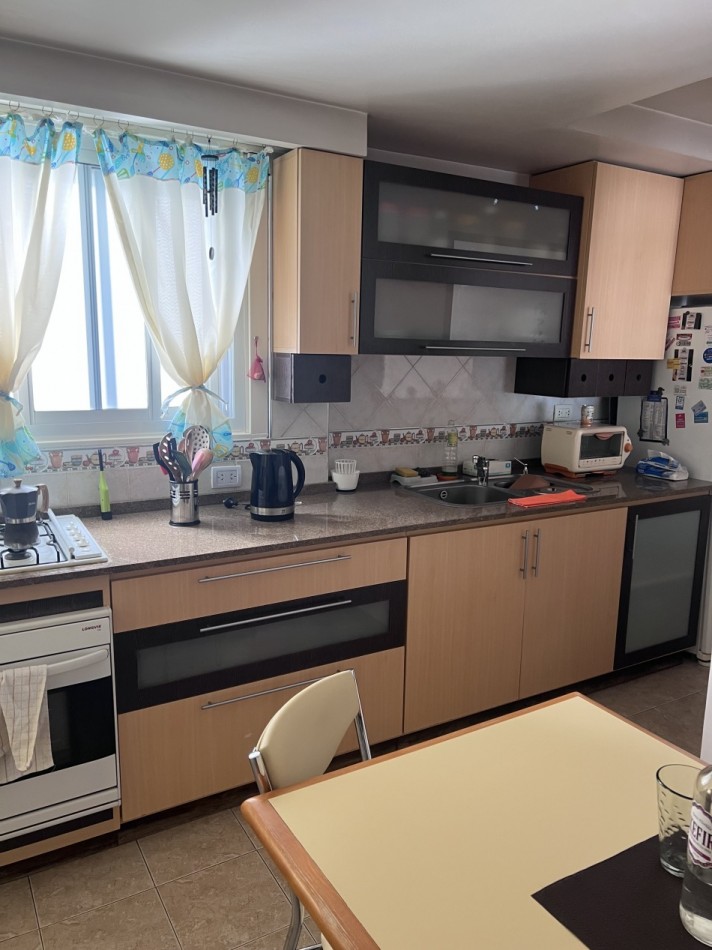 3 Amb con Dependencia y Cochera Al Frente en Villa Devoto! Impecable! Luminoso! Apto Profesional.