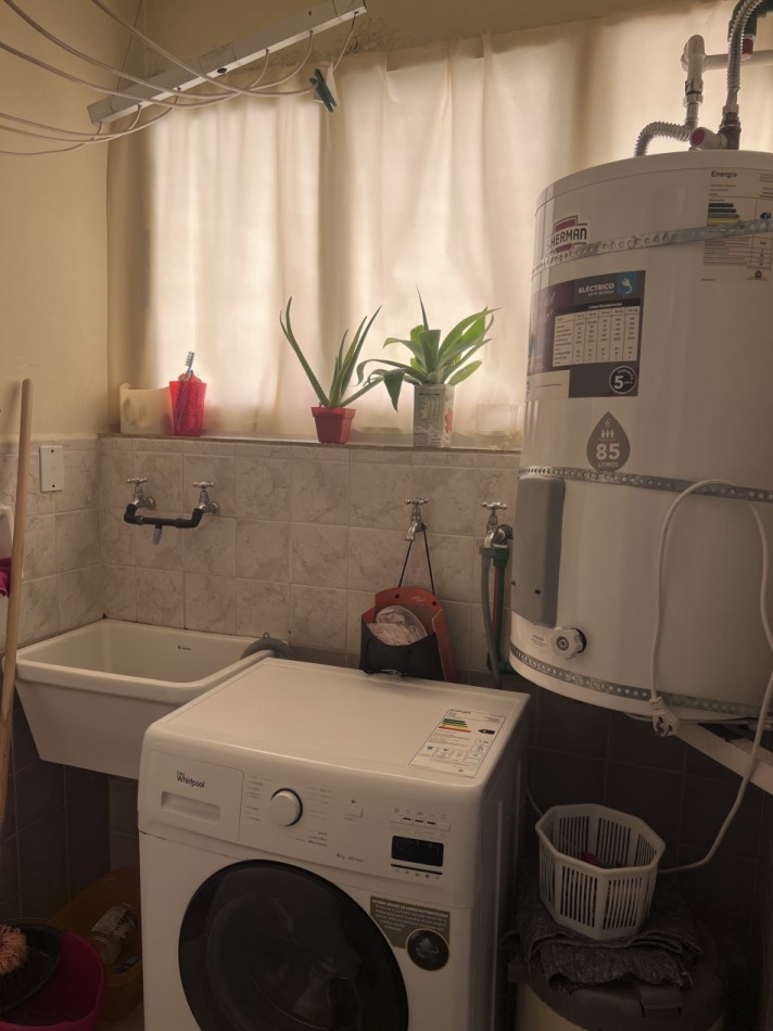 3 Amb con Dependencia y Cochera Al Frente en Villa Devoto! Impecable! Luminoso! Apto Profesional.