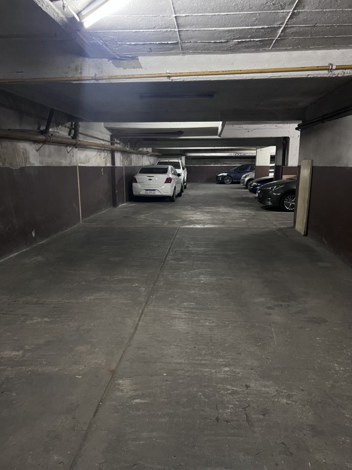 3 Amb con Dependencia y Cochera Al Frente en Villa Devoto! Impecable! Luminoso! Apto Profesional.