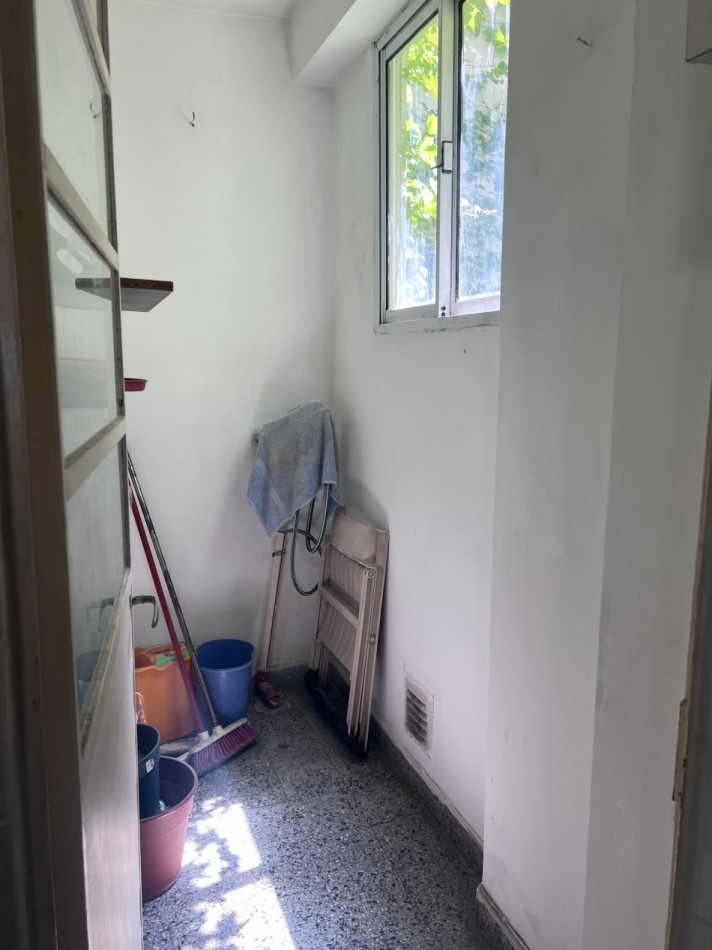 ¡SEMIPISO DE 3 AMPLIOS AMBIENTES EN EXCELENTE UBICACION!