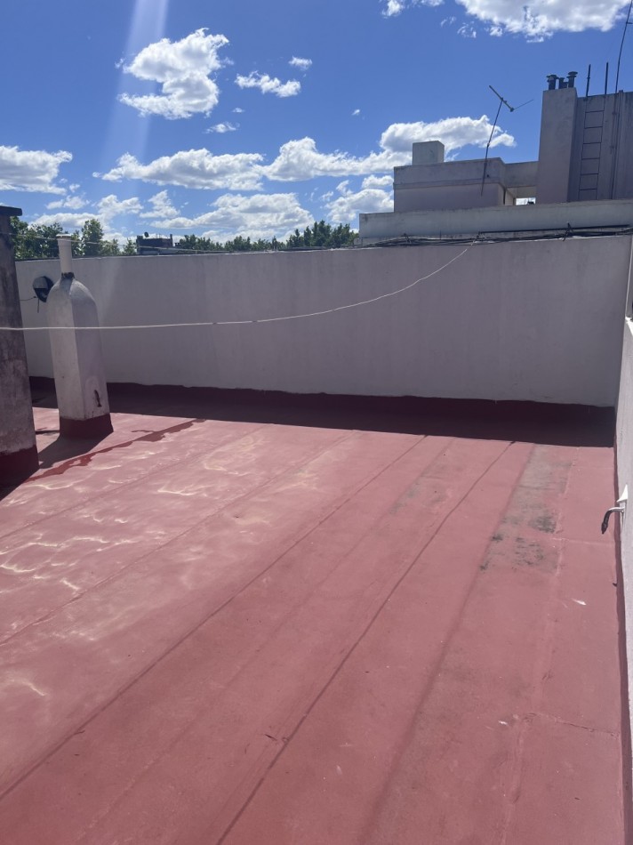 ¡SEMIPISO DE 3 AMPLIOS AMBIENTES EN EXCELENTE UBICACION!