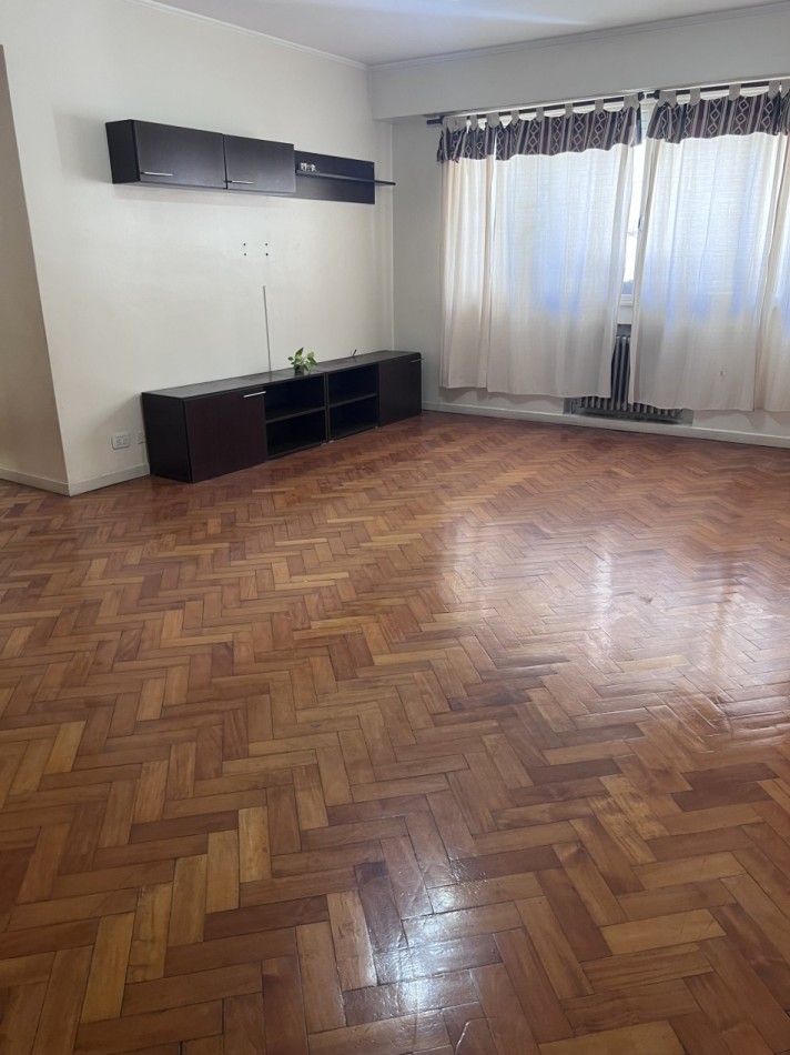 ¡SEMIPISO DE 3 AMPLIOS AMBIENTES EN EXCELENTE UBICACION!