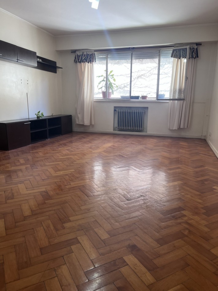 ¡SEMIPISO DE 3 AMPLIOS AMBIENTES EN EXCELENTE UBICACION!