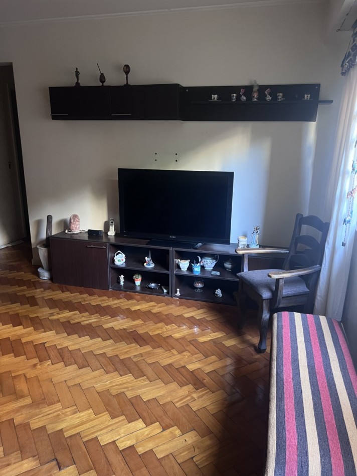 ¡SEMIPISO DE 3 AMPLIOS AMBIENTES EN EXCELENTE UBICACION!