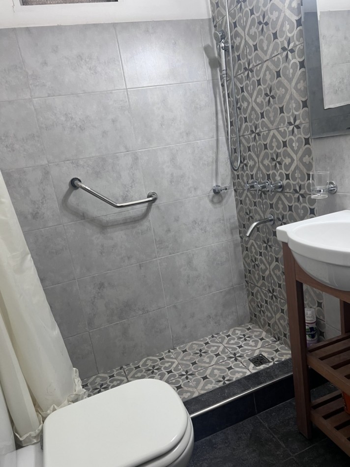 ¡SEMIPISO DE 3 AMPLIOS AMBIENTES EN EXCELENTE UBICACION!