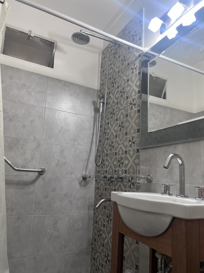 ¡SEMIPISO DE 3 AMPLIOS AMBIENTES EN EXCELENTE UBICACION!