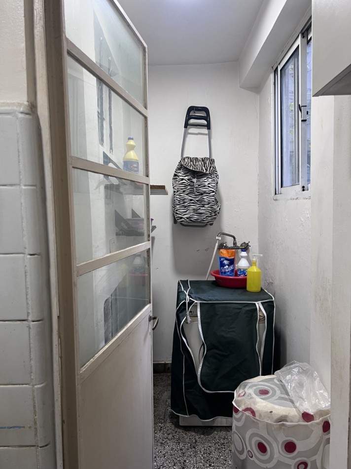 ¡SEMIPISO DE 3 AMPLIOS AMBIENTES EN EXCELENTE UBICACION!